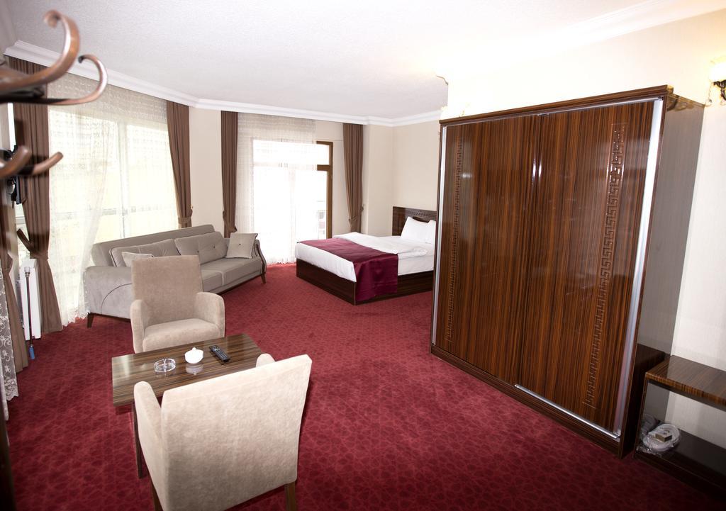 Resmina Hotel Van Exterior photo